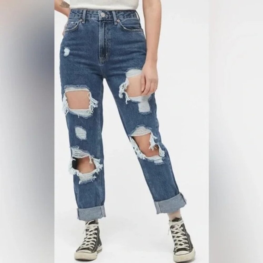 Urban Outfitters BDG High Rise Mom Jeans Destroyed Butt Rip Women's Size 29